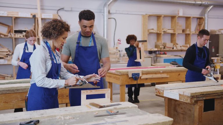 Self-Taught Mississippi Carpenter Highlights the Value of Practical Education
