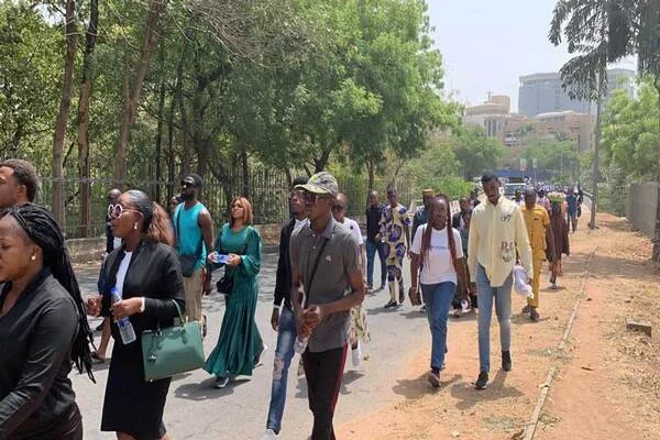 The Quiet Growth of Early-Morning Walking Groups in Nigerian Cities